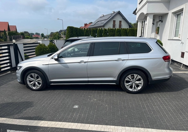 Volkswagen Passat cena 92000 przebieg: 164891, rok produkcji 2019 z Chęciny małe 781